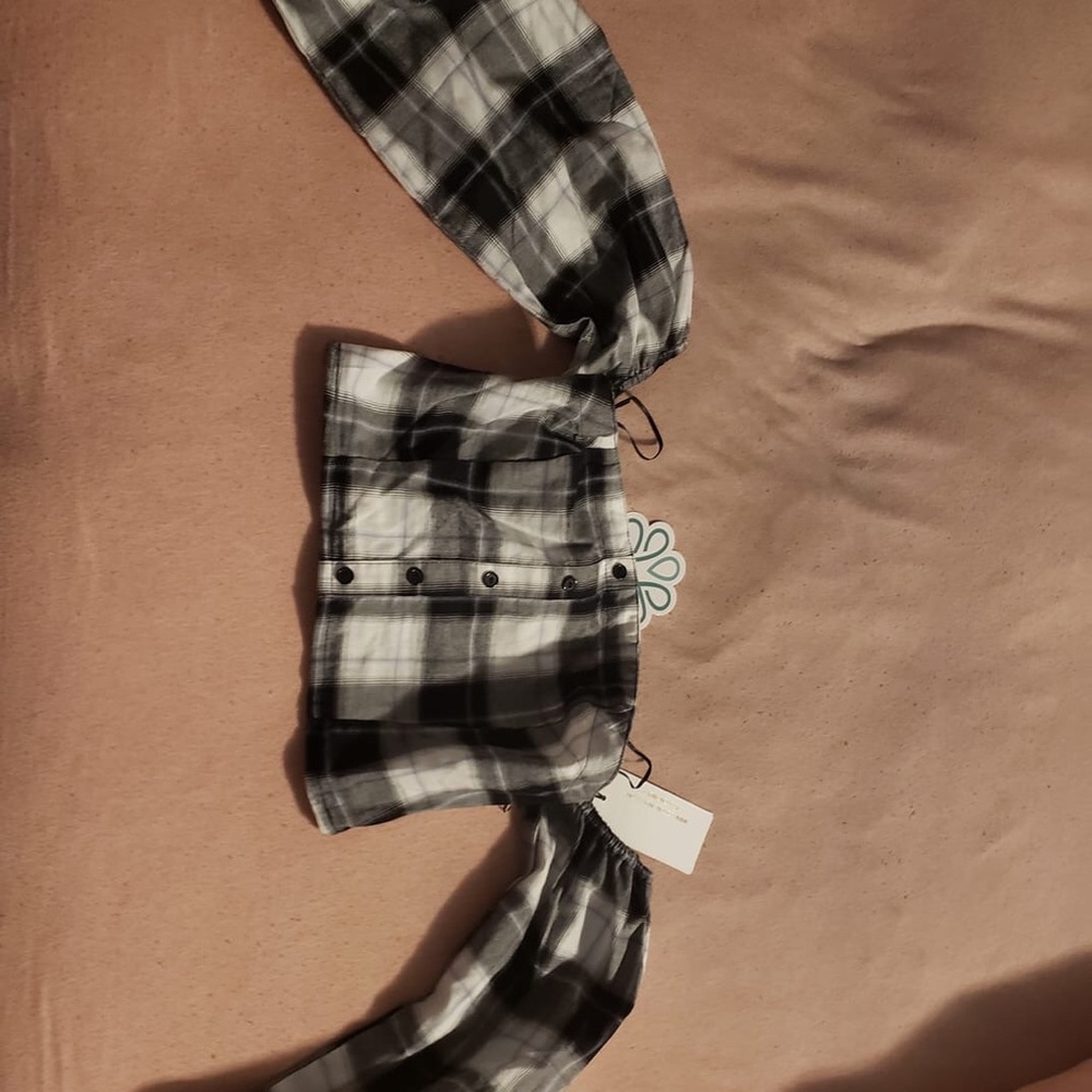 Off the shoulder crop top (botique)